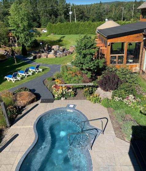 Versant Mont-Sainte-Anne المظهر الخارجي الصورة